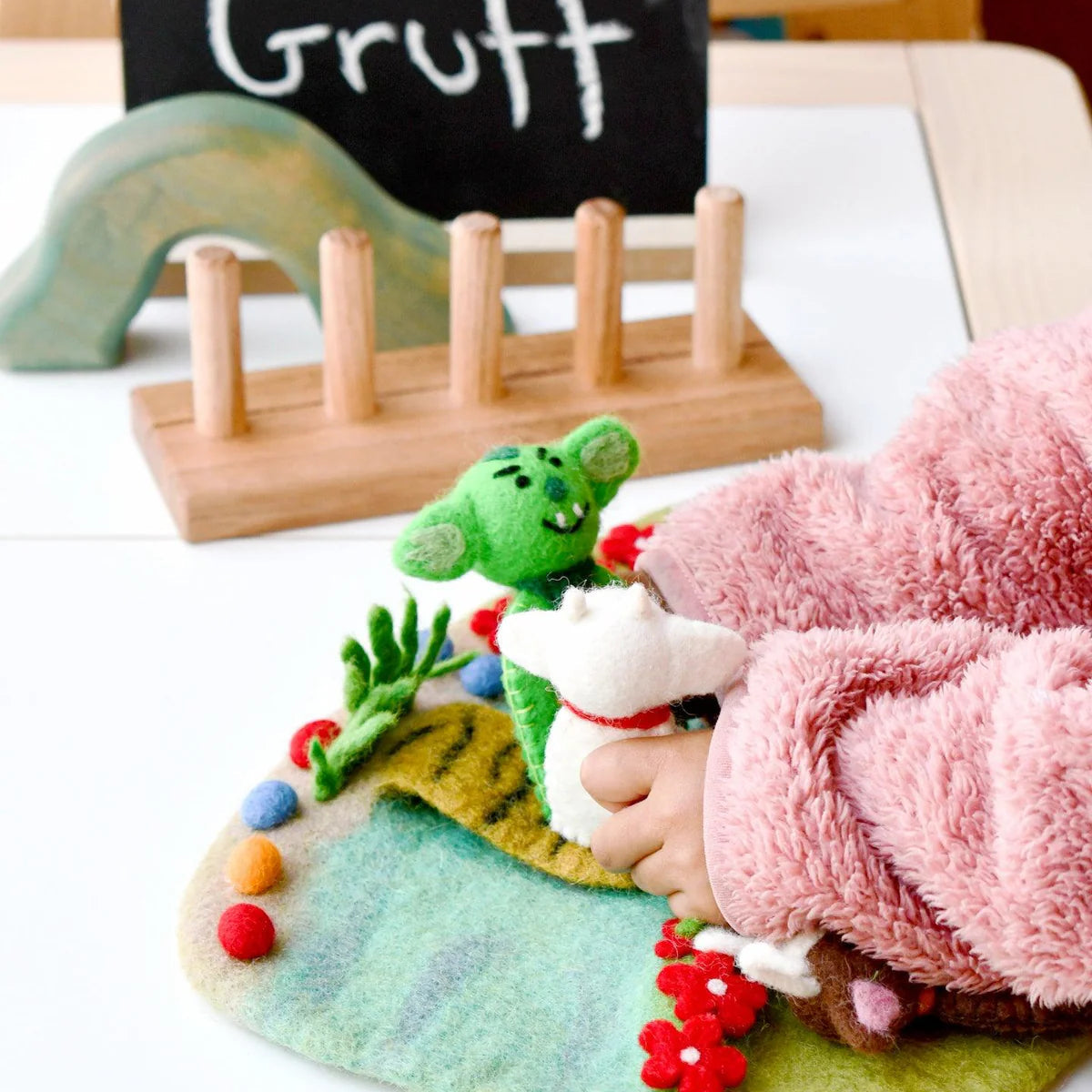 Tara Treasures  Three Billy Goats Gruff, Finger Puppet Set