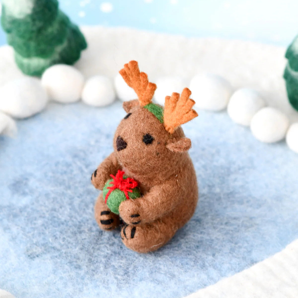 Tara Treasures Felt Christmas Wombat with Present Toy