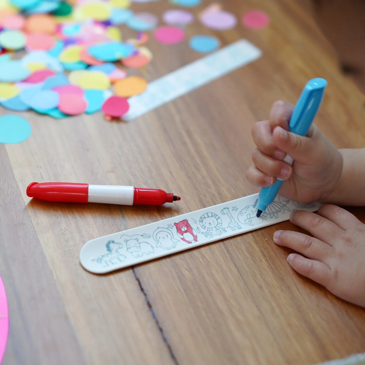 HeyDoodle - Reusable Silicone Slap band - Into the Wild