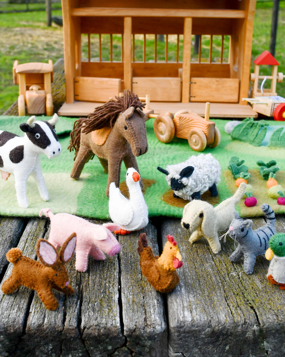 Tara Treasures Felt Farm Animals Toy Set- Set of 10