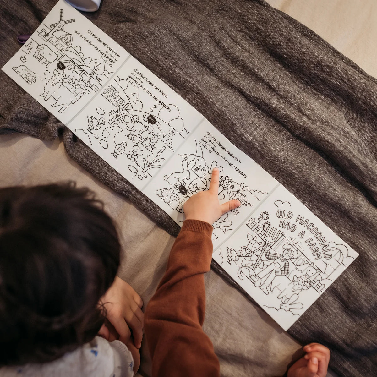 HeyDoodle Old MacDonald Had a Farm Reusable Colouring Book