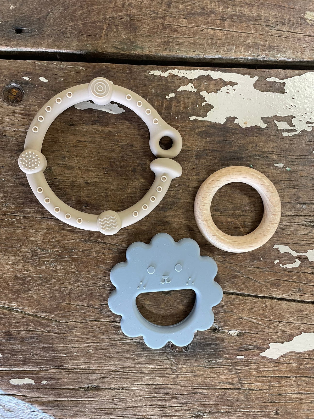 Wonder Tribe Silicone Lion Teether - Grey