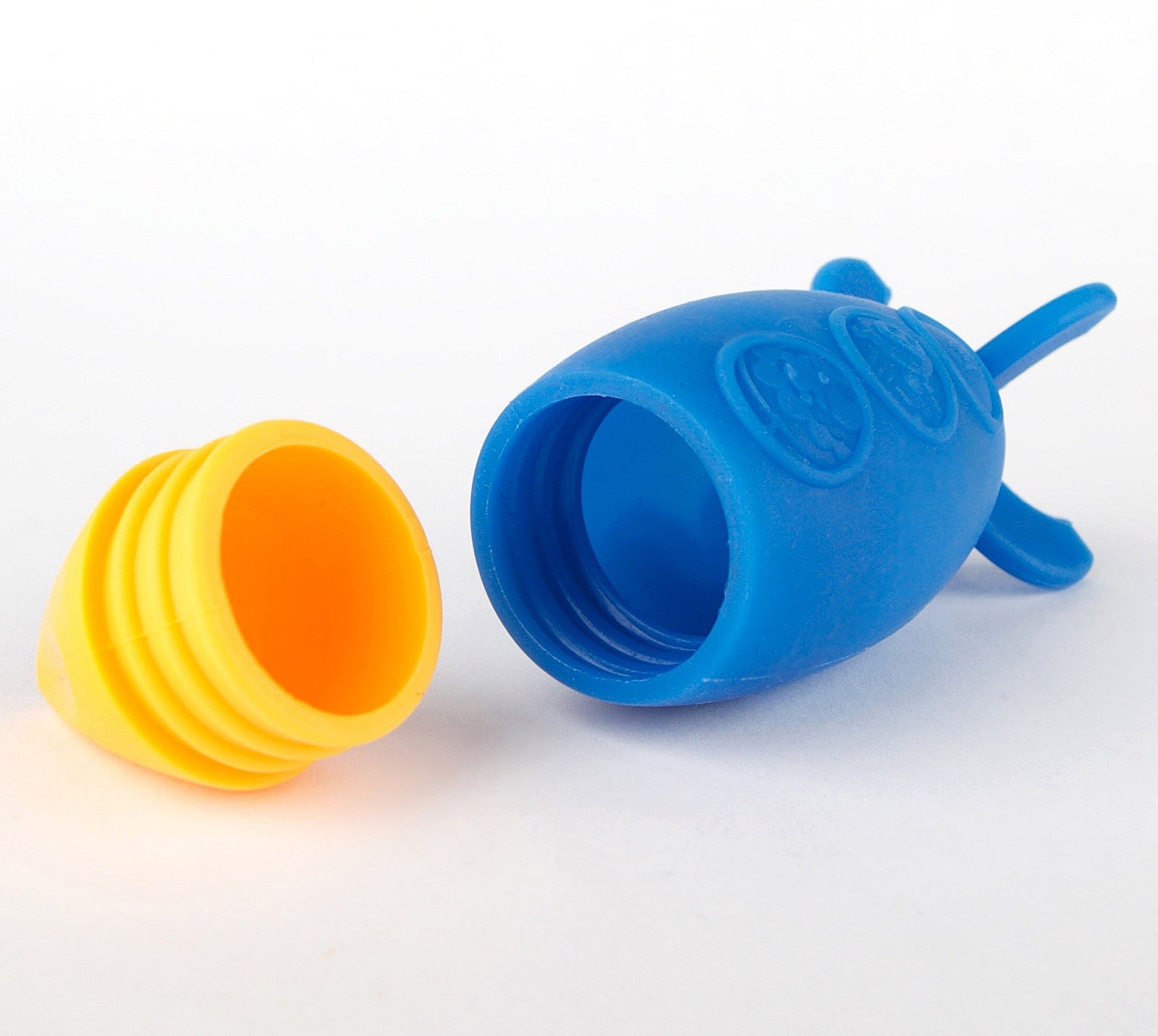 Marcus & Marcus Silicone Bath Rocket for babies, colour-changing soft silicone bath toy with water squirt feature