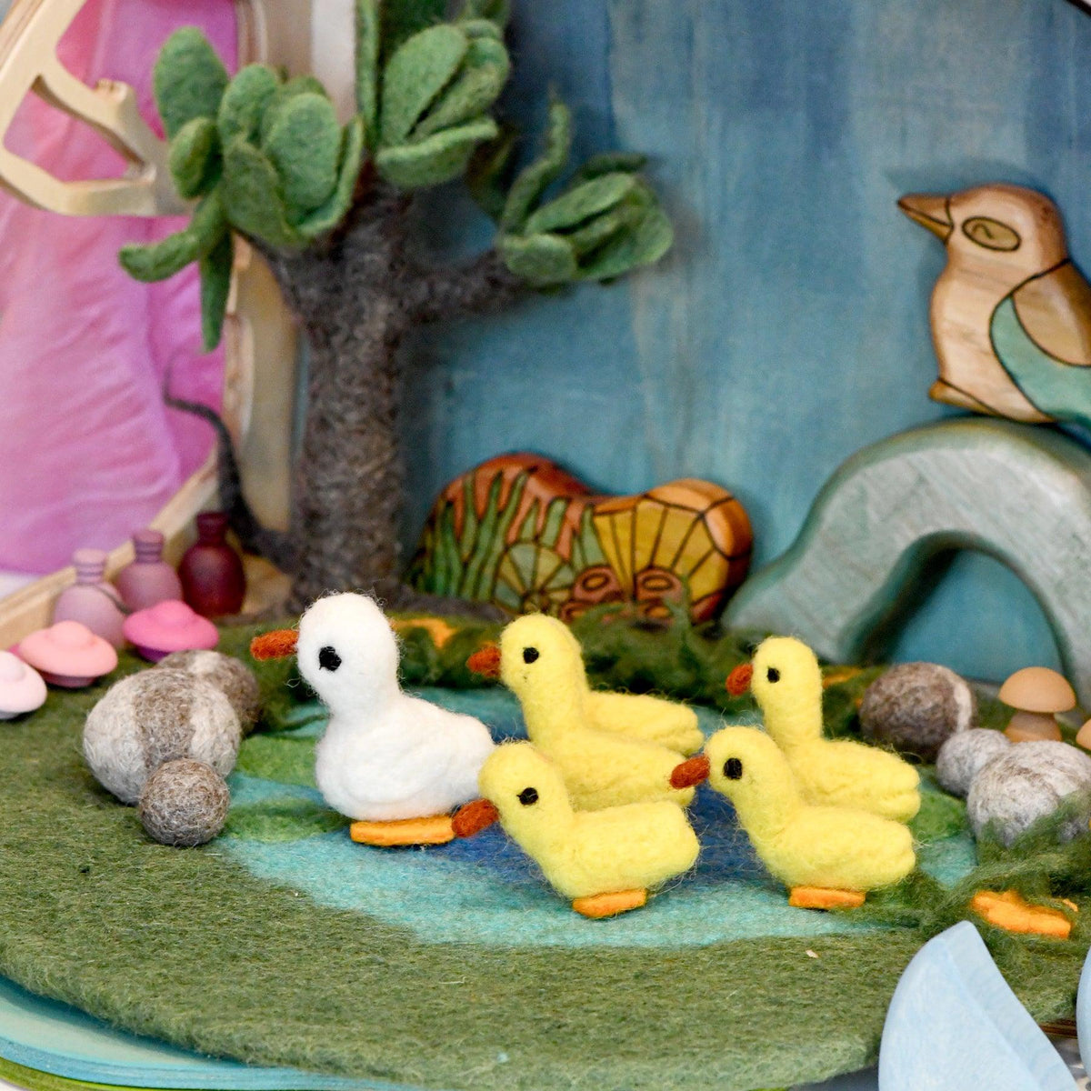 Tara Treasure Duck Pond with 6 Ducks Play Mat