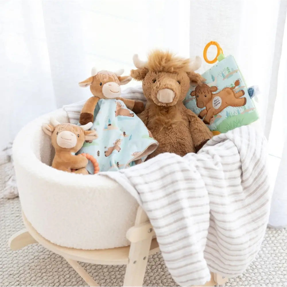 Mary Meyer Hetty Highland Cow Blanket