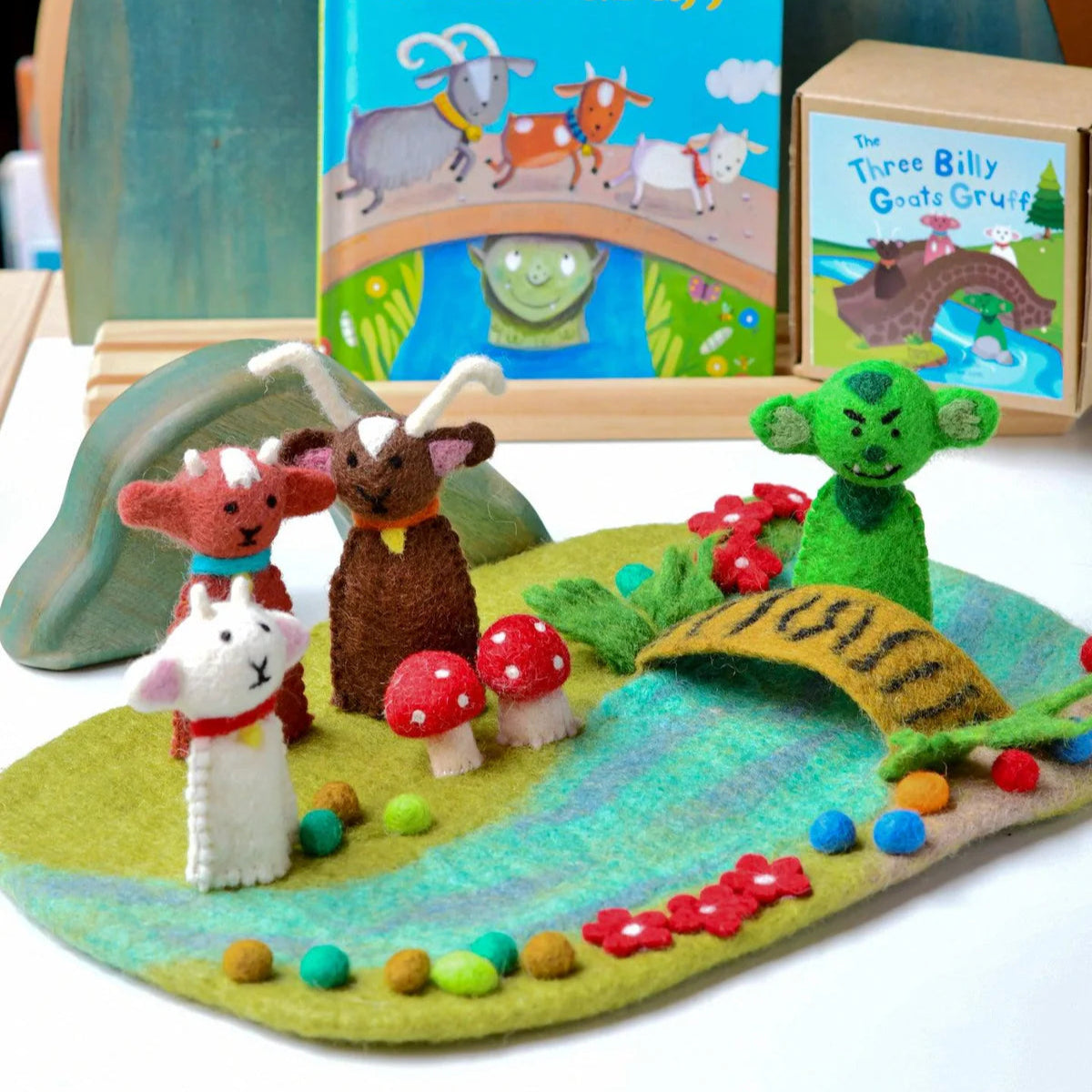Tara Treasures  Three Billy Goats Gruff, Finger Puppet Set